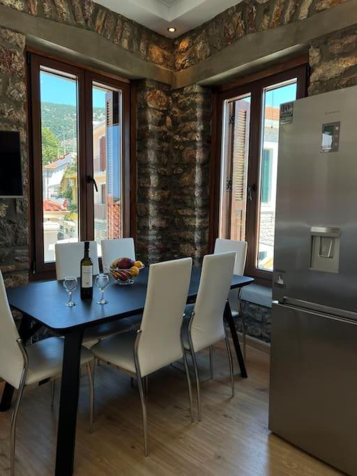 Villa Madame Parisienne à Nafpaktos Extérieur photo